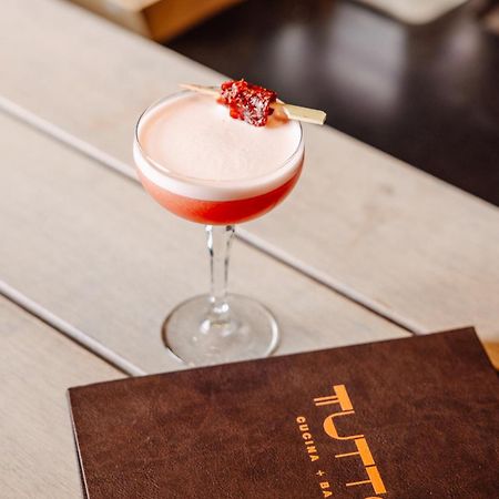 Peppers Waymouth Hotel Adelaide Exteriör bild A Clover Club cocktail