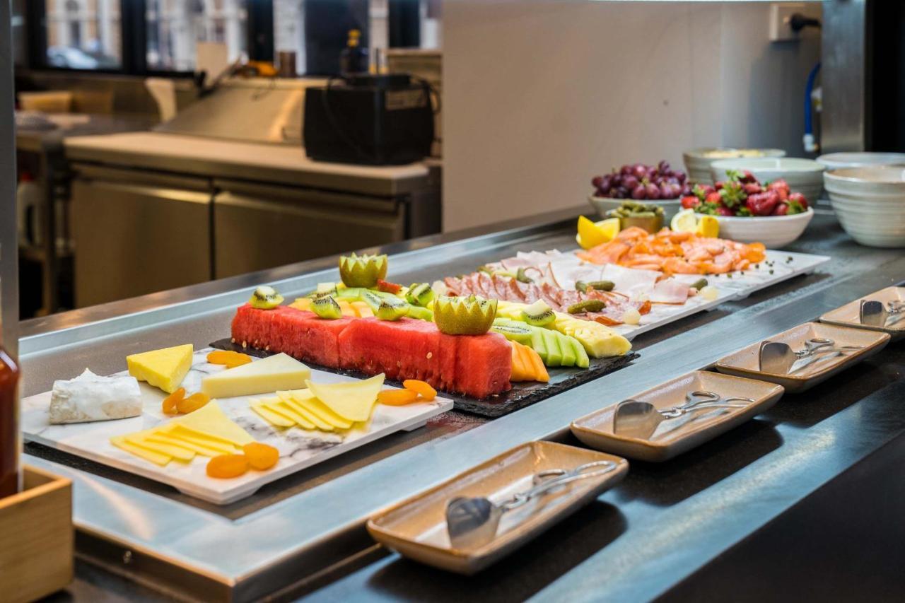 Peppers Waymouth Hotel Adelaide Exteriör bild A buffet at a hotel