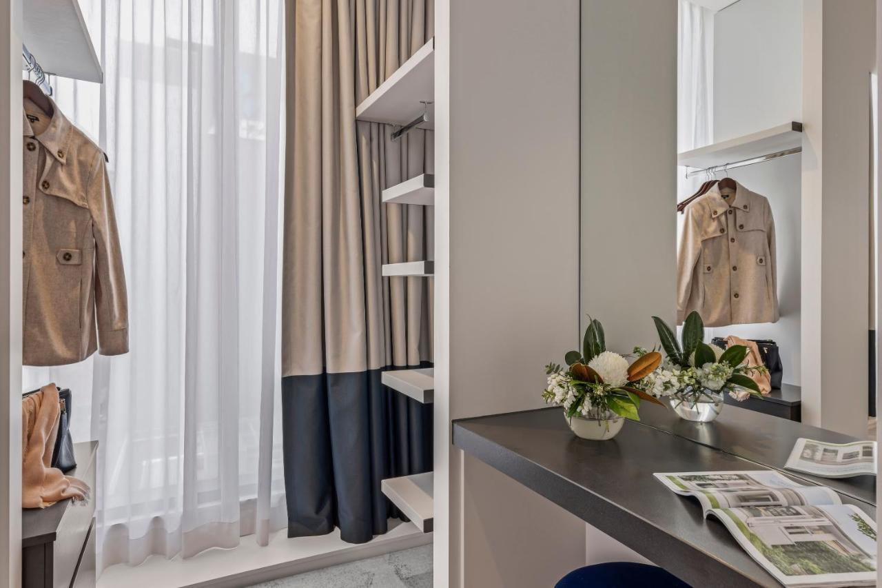 Peppers Waymouth Hotel Adelaide Exteriör bild A room at the hotel