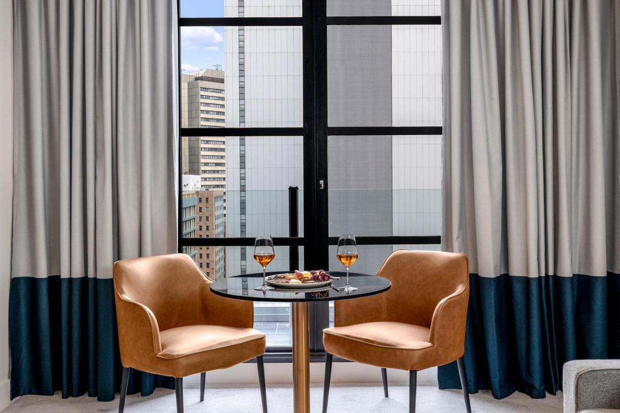 Peppers Waymouth Hotel Adelaide Exteriör bild A room at the hotel