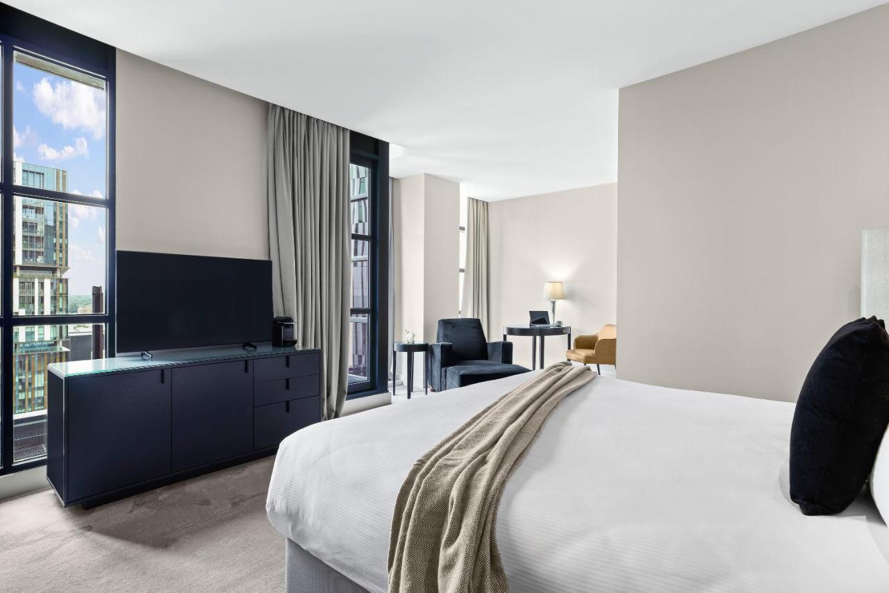 Peppers Waymouth Hotel Adelaide Exteriör bild A guest room at the hotel