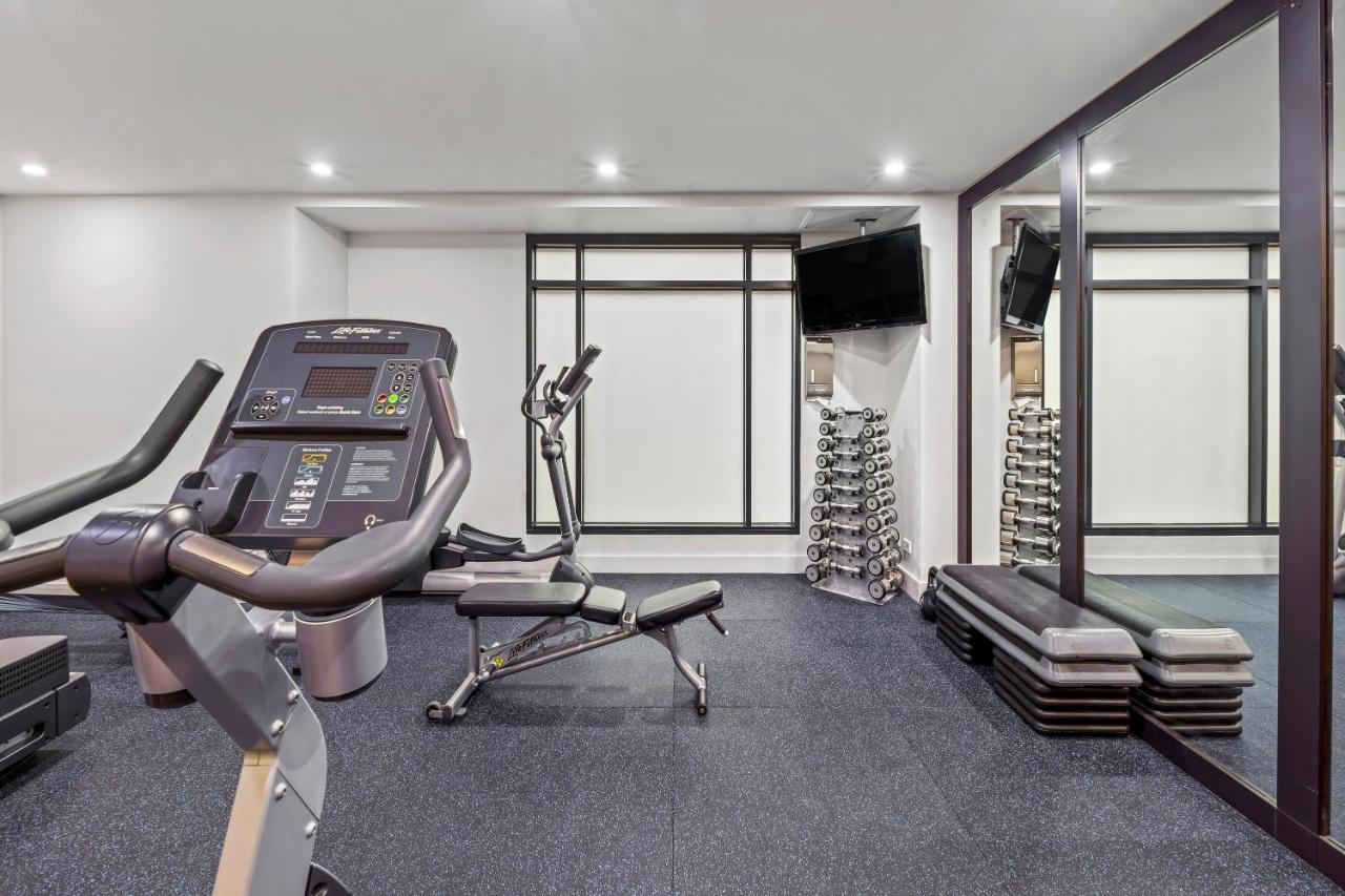 Peppers Waymouth Hotel Adelaide Exteriör bild The gym at the hotel