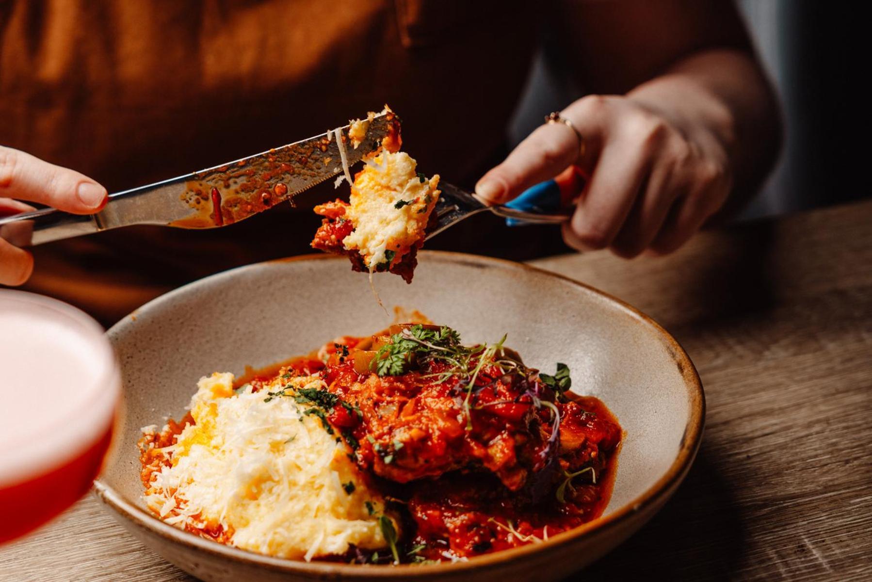 Peppers Waymouth Hotel Adelaide Exteriör bild Aubergine parmigiana